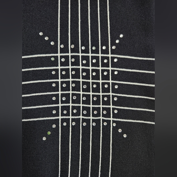 Knit Rhinestone Patterned Top - Picture 4 of 8